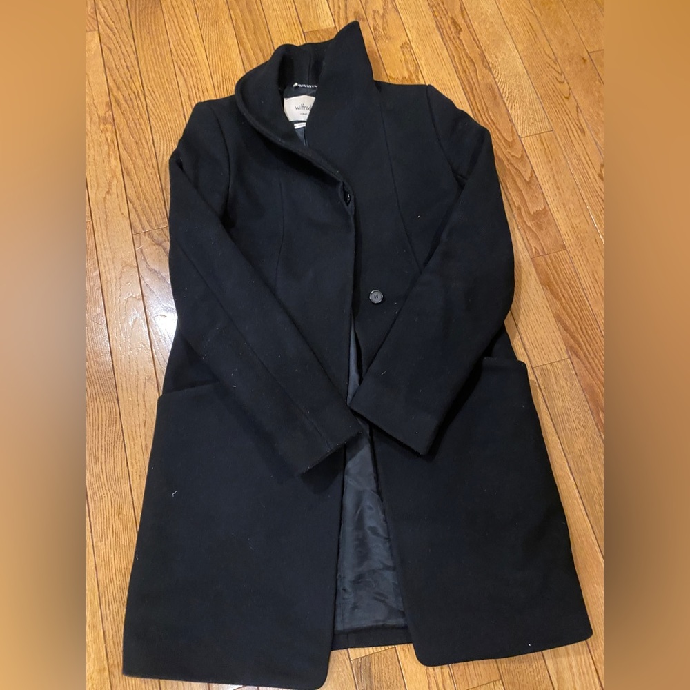 Aritzia Wilfred Cocoon Coat in Black. size XS